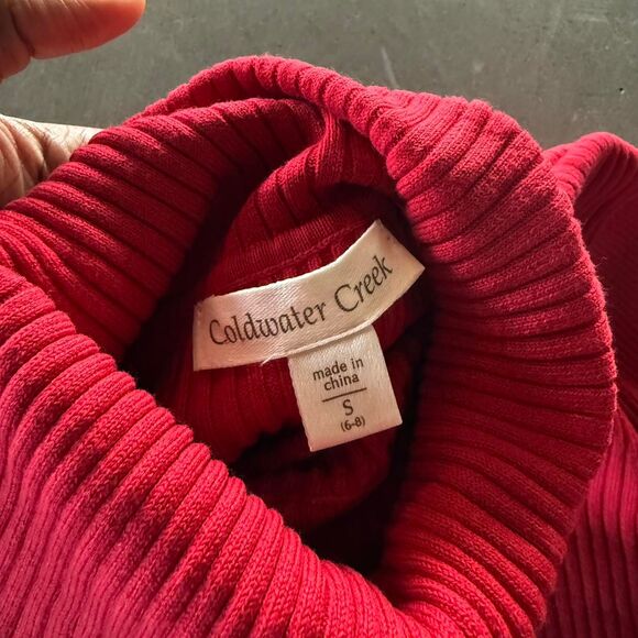 Red ribbed turtleneck sweater women's Size small - Picture 2 of 3